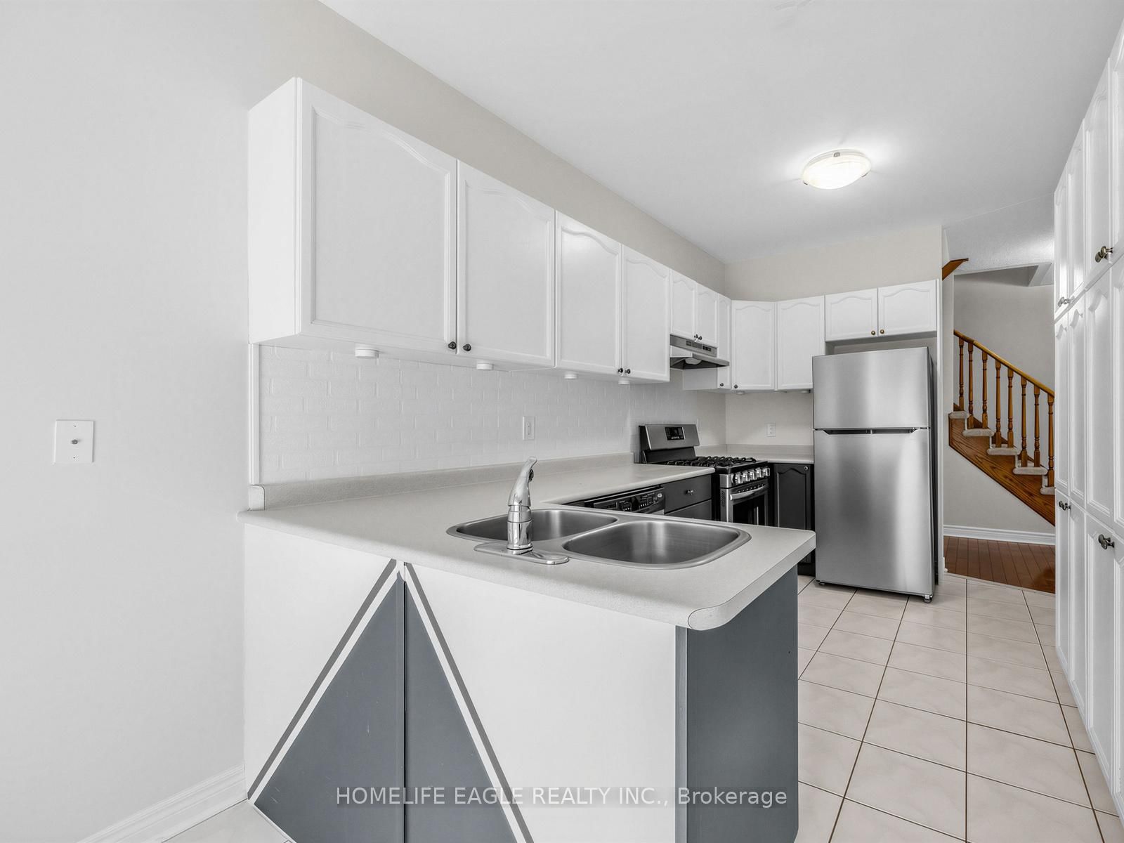 101 Downey Circle • Aurora, ON photo 14