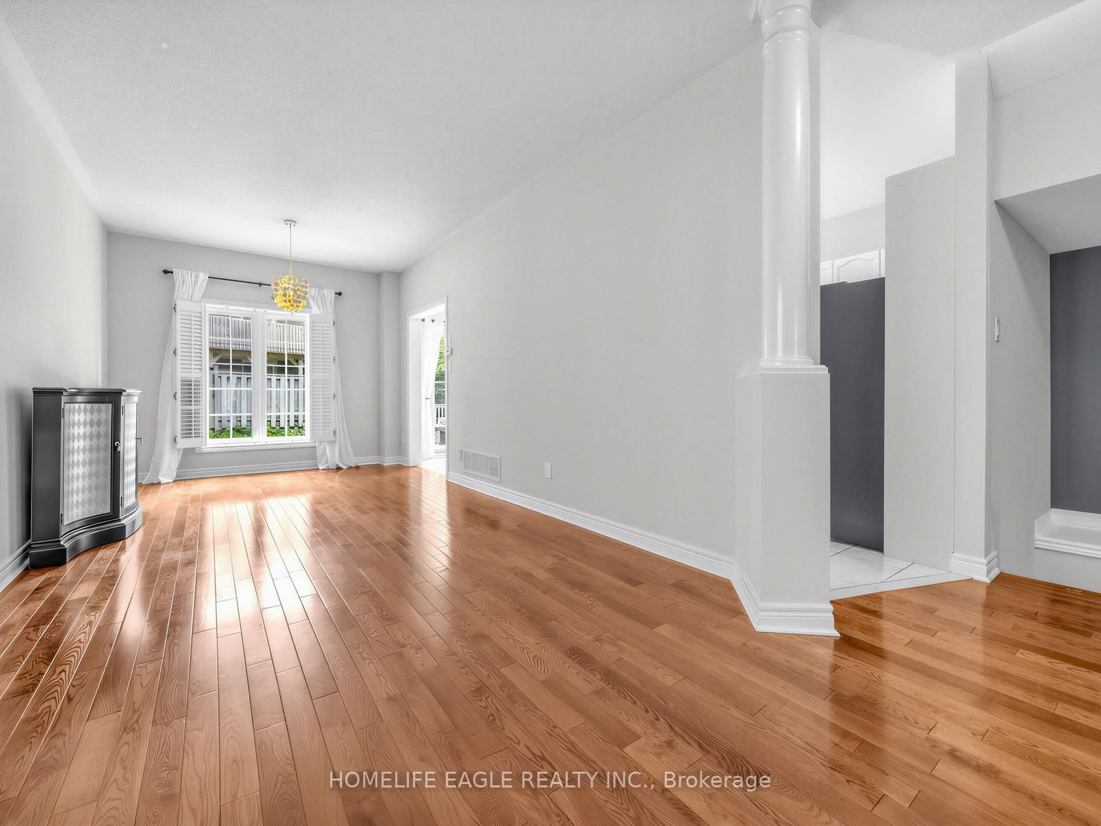 101 Downey Circle • Aurora, ON photo 7