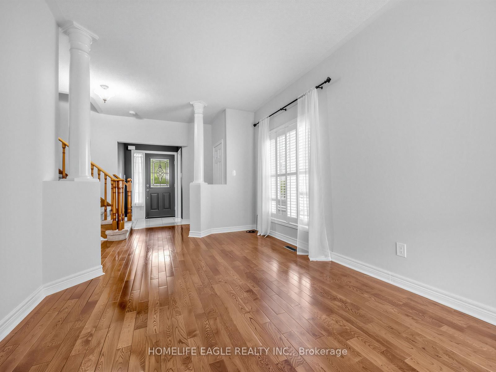 101 Downey Circle • Aurora, ON photo 9