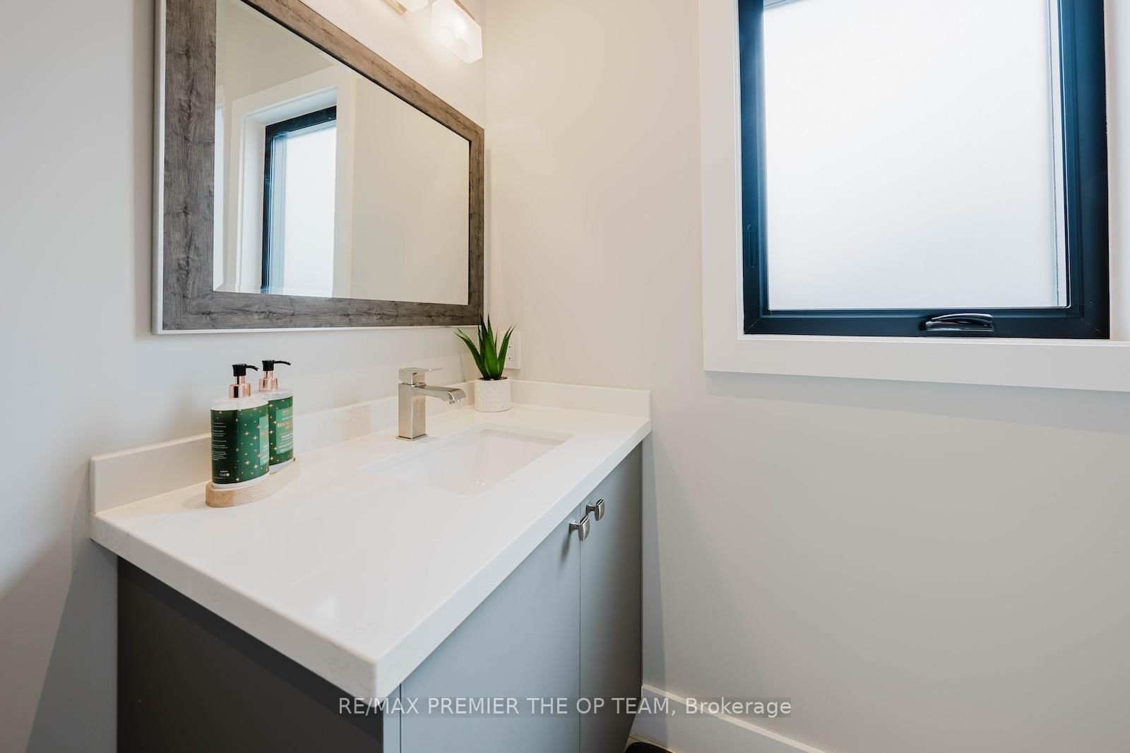 54 Cheltenham Avenue • Vaughan, ON photo 13