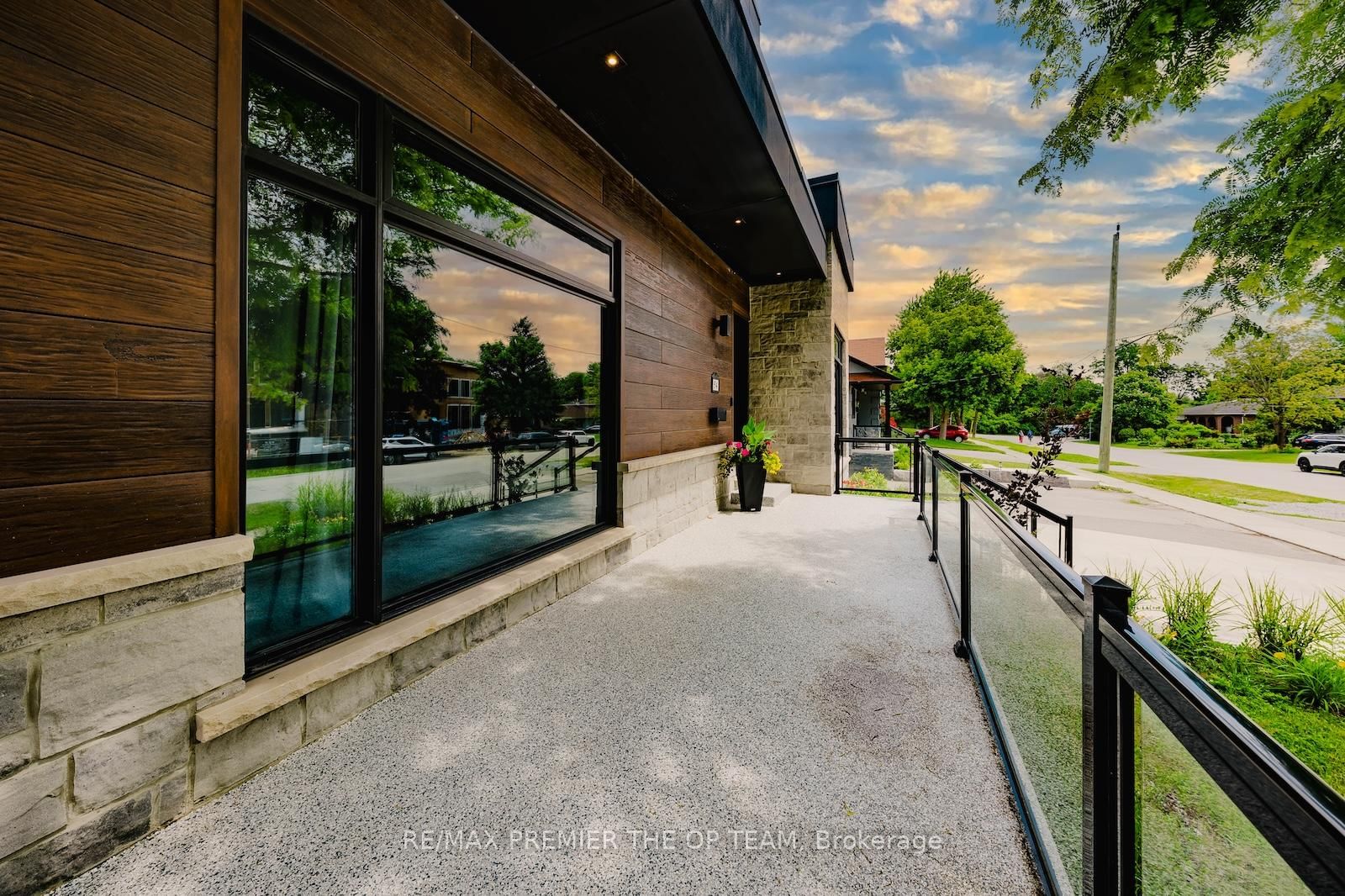 54 Cheltenham Avenue • Vaughan, ON photo 6