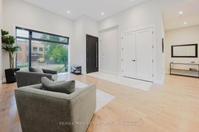 54 Cheltenham Avenue • Vaughan, ON photo 7