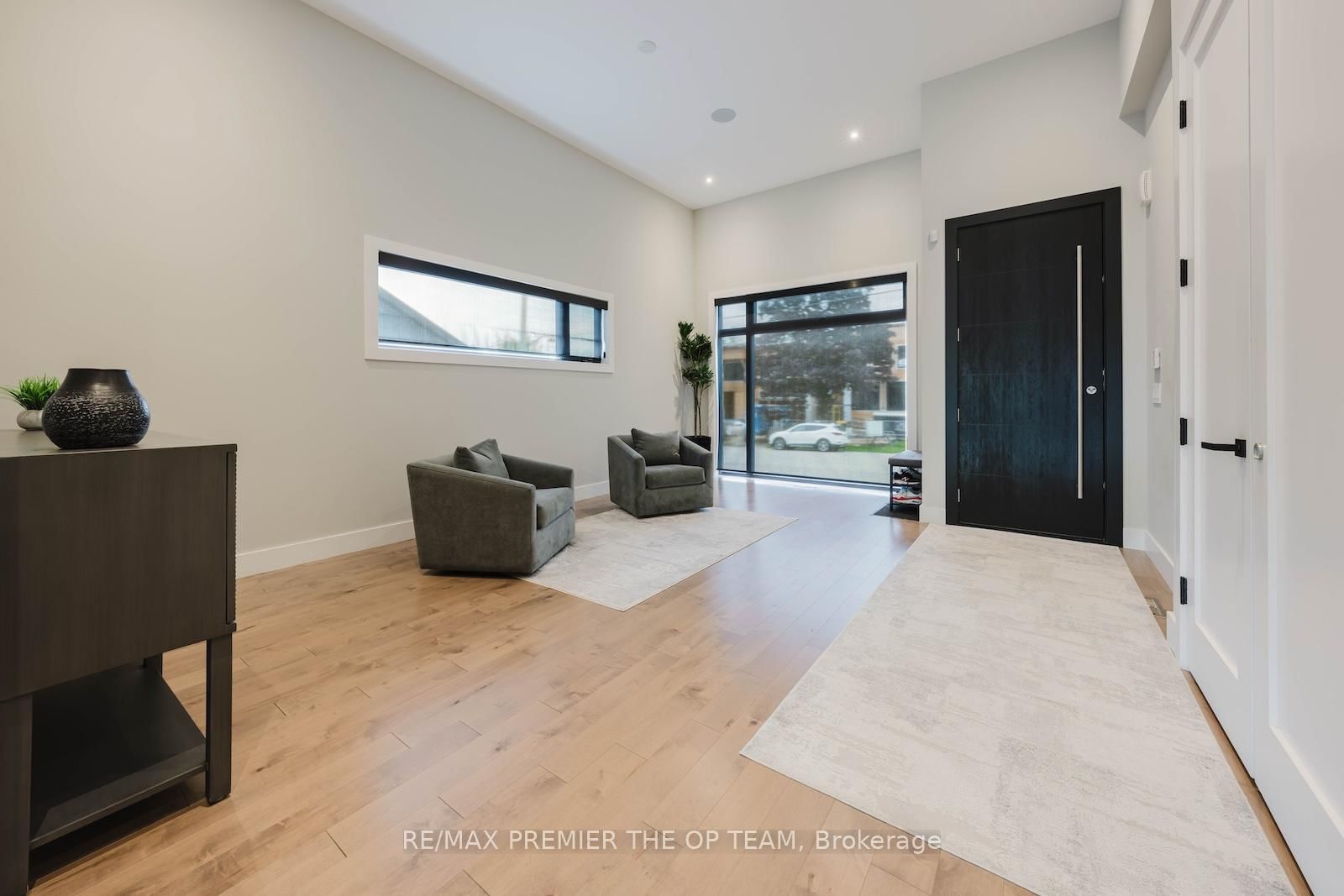 54 Cheltenham Avenue • Vaughan, ON photo 8