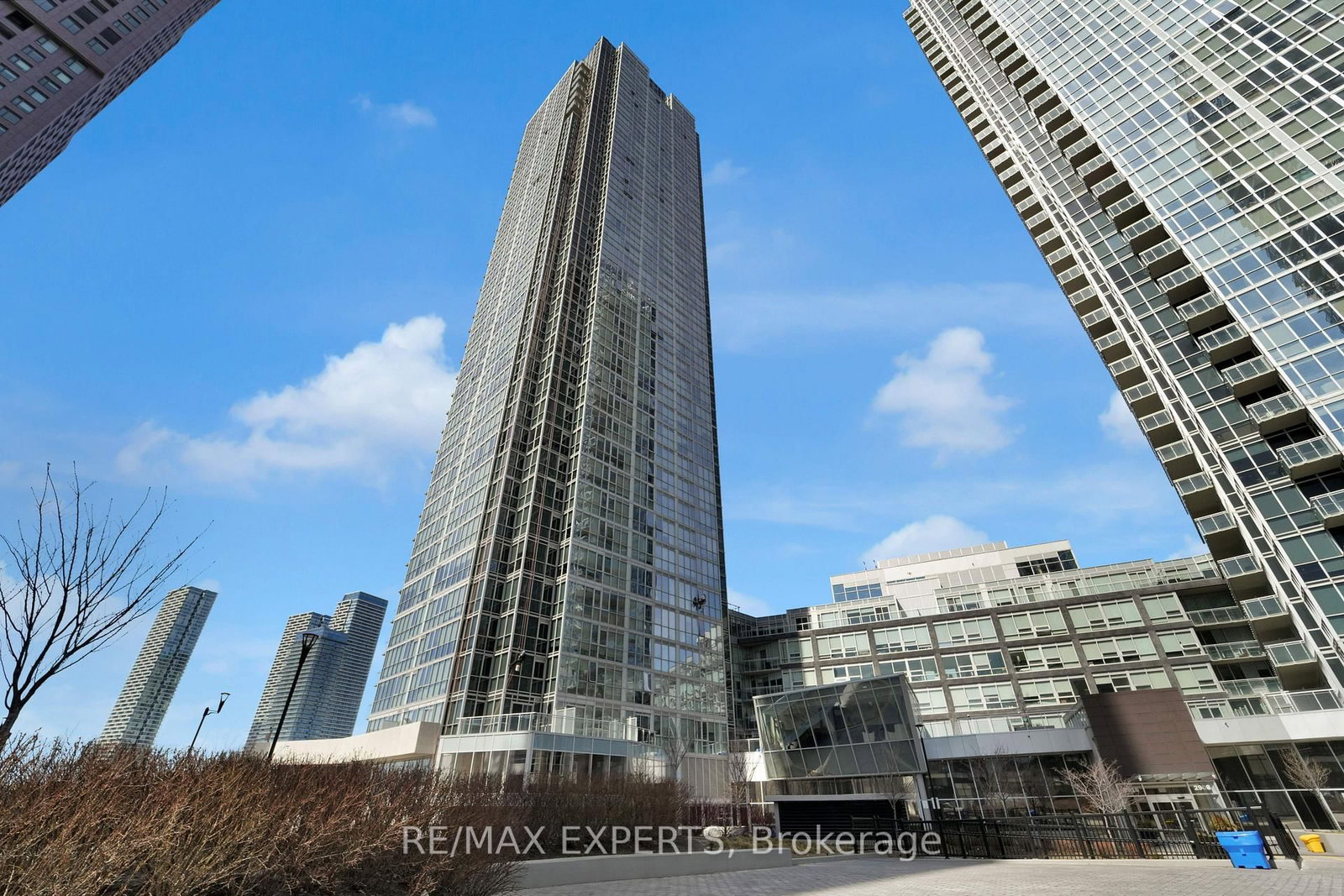 2916 Highway 7 • #201 • Vaughan, ON photo 3