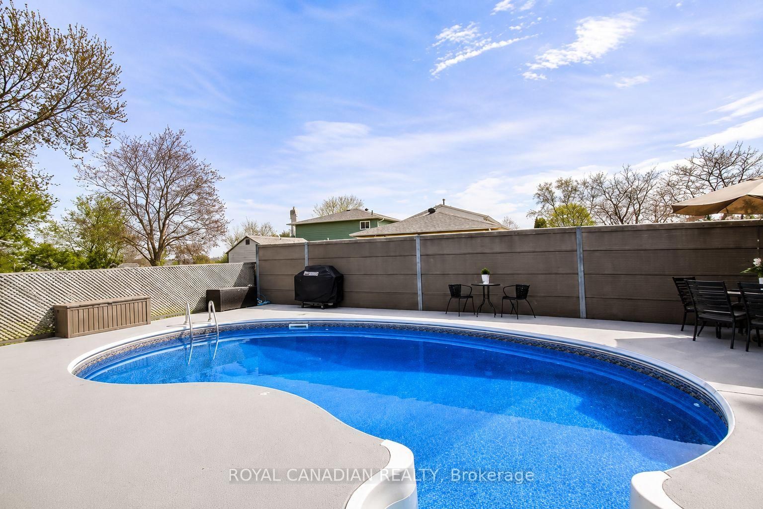 36 Maplegrove Avenue • Bradford West Gwillimbury, ON photo 25