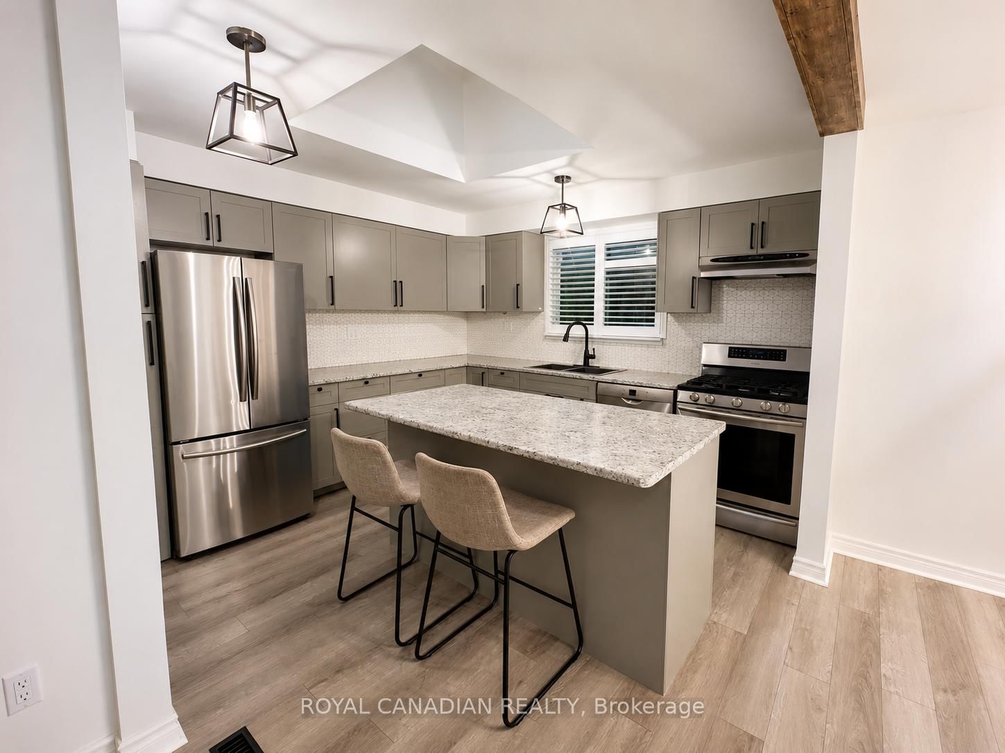 36 Maplegrove Avenue • Bradford West Gwillimbury, ON photo 5