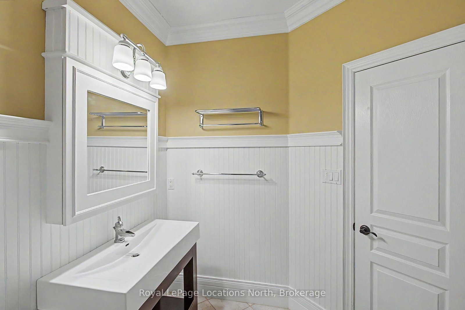 727 Madeline Heights • Newmarket, ON photo 12