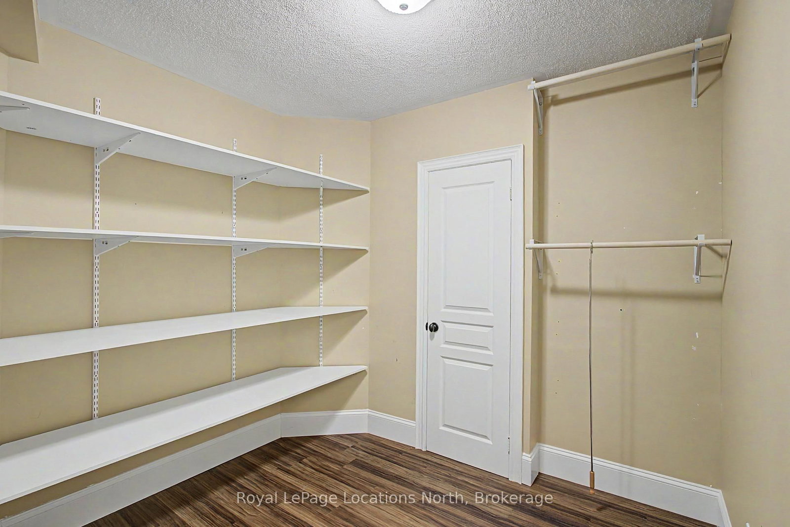727 Madeline Heights • Newmarket, ON photo 23