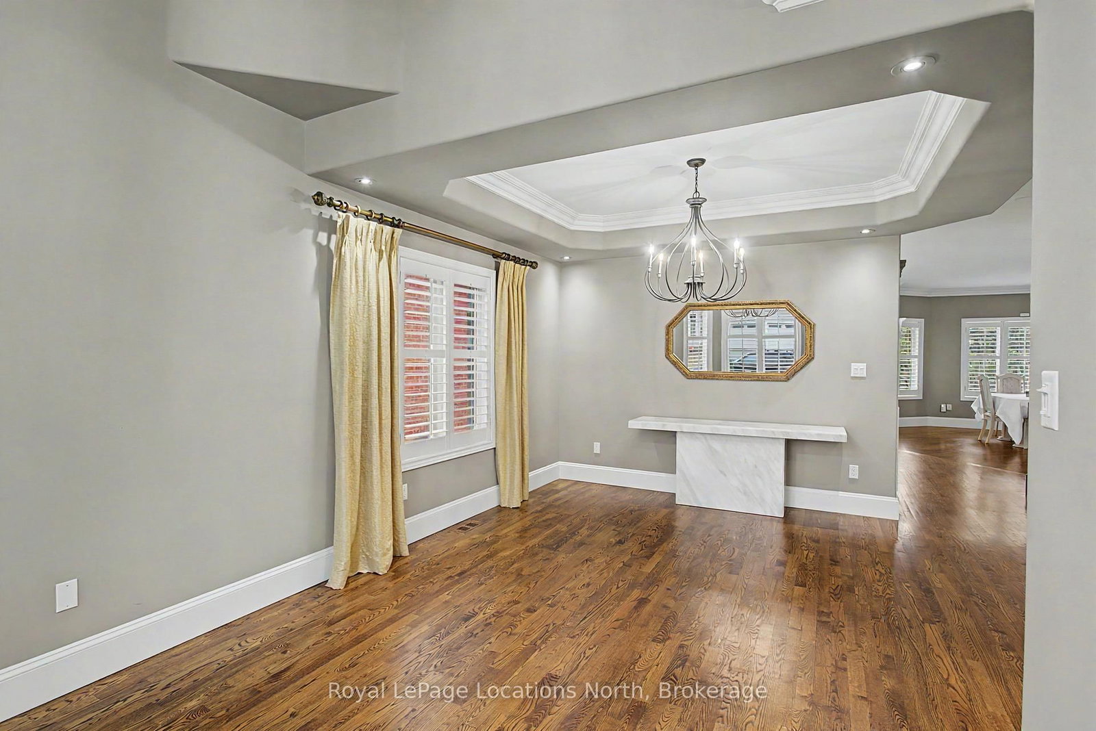 727 Madeline Heights • Newmarket, ON photo 4