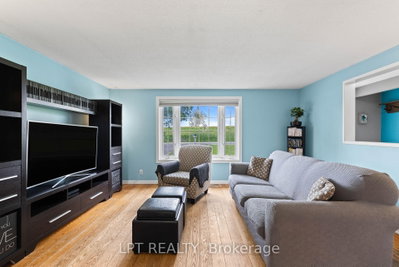 2743 Lockhart Road • Innisfil, ON photo 6