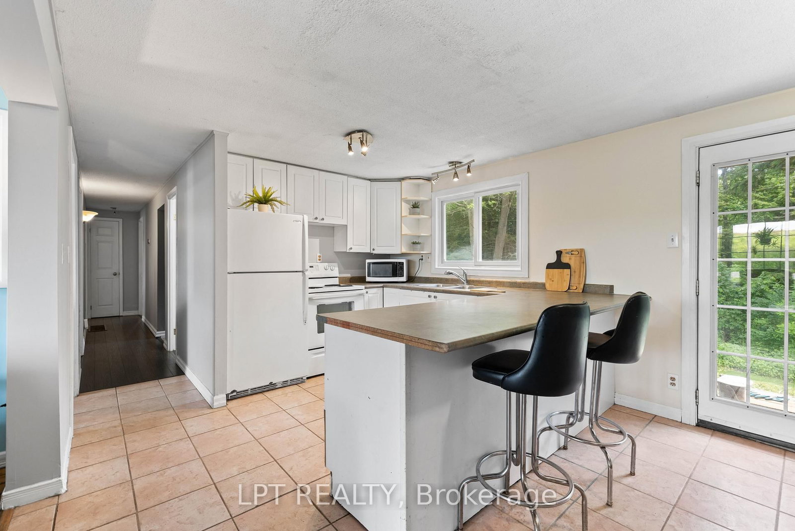 2743 Lockhart Road • Innisfil, ON photo 9