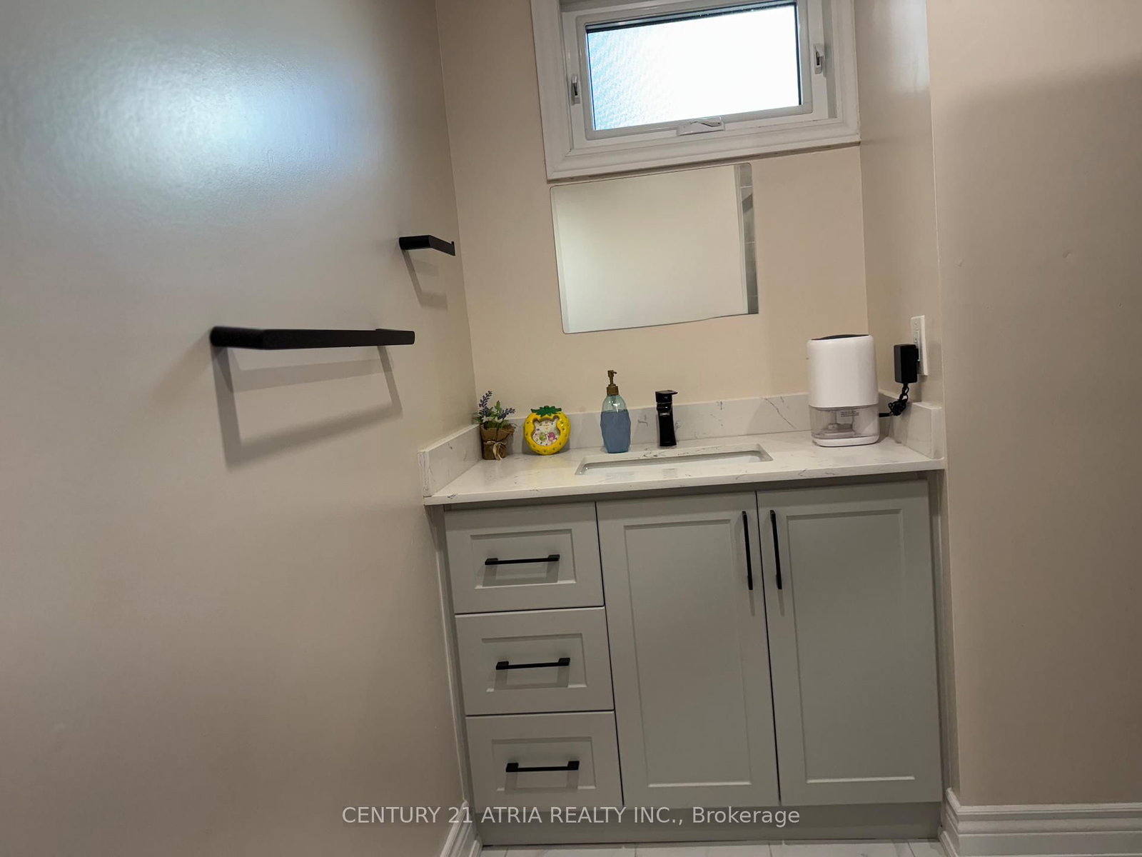 38 Henderson Drive • Aurora, ON photo 18