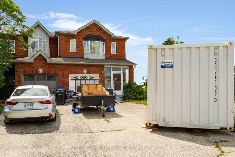 46 Henderson Crescent