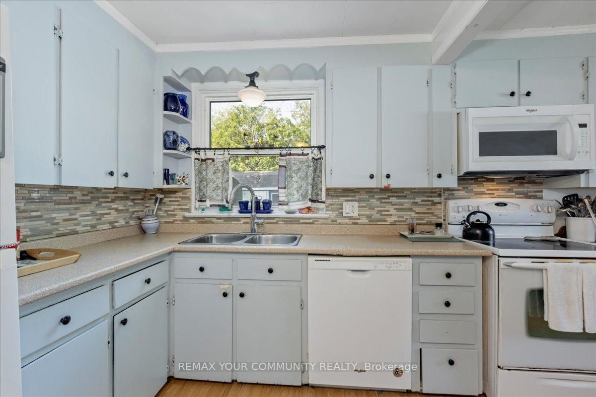 17 Farley Circle • Georgina, ON photo 8
