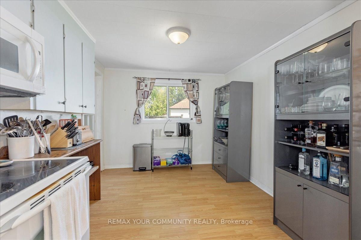 17 Farley Circle • Georgina, ON photo 9