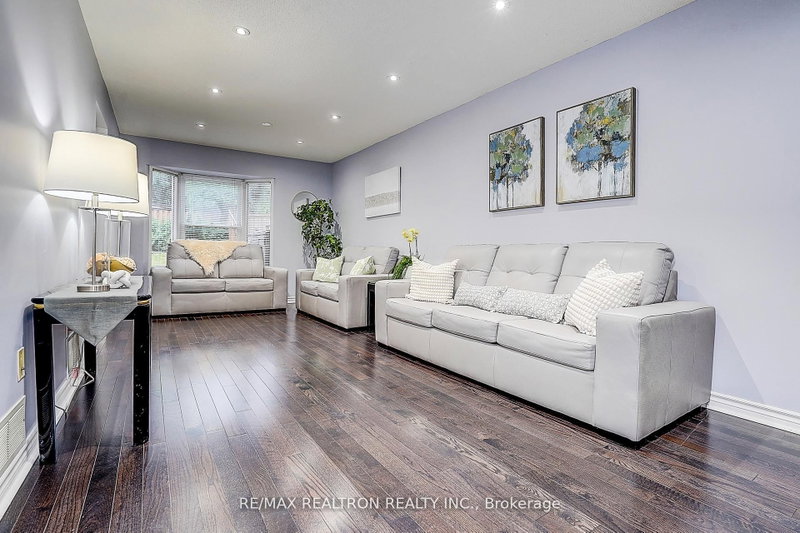 51 Steepleview Crescent