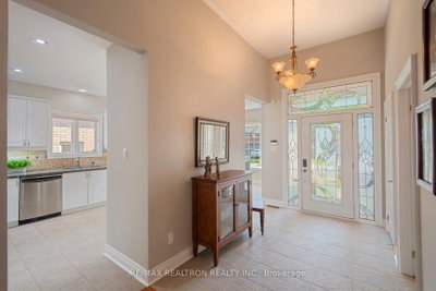 51 Bobby Locke Lane • Whitchurch-Stouffville, ON photo 7