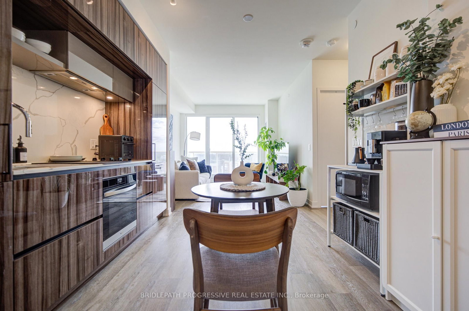 6 David Eyer Road • #518 • Richmond Hill, ON photo 16