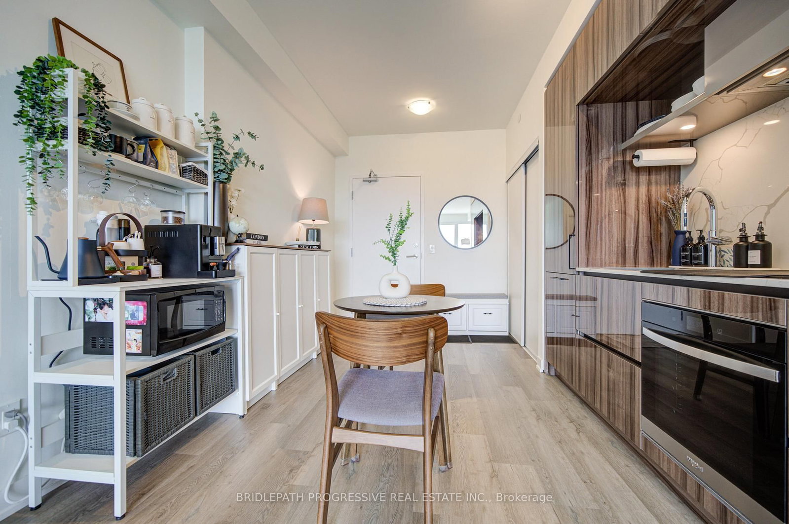 6 David Eyer Road • #518 • Richmond Hill, ON photo 17