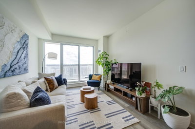 6 David Eyer Road • #518 • Richmond Hill, ON photo 8