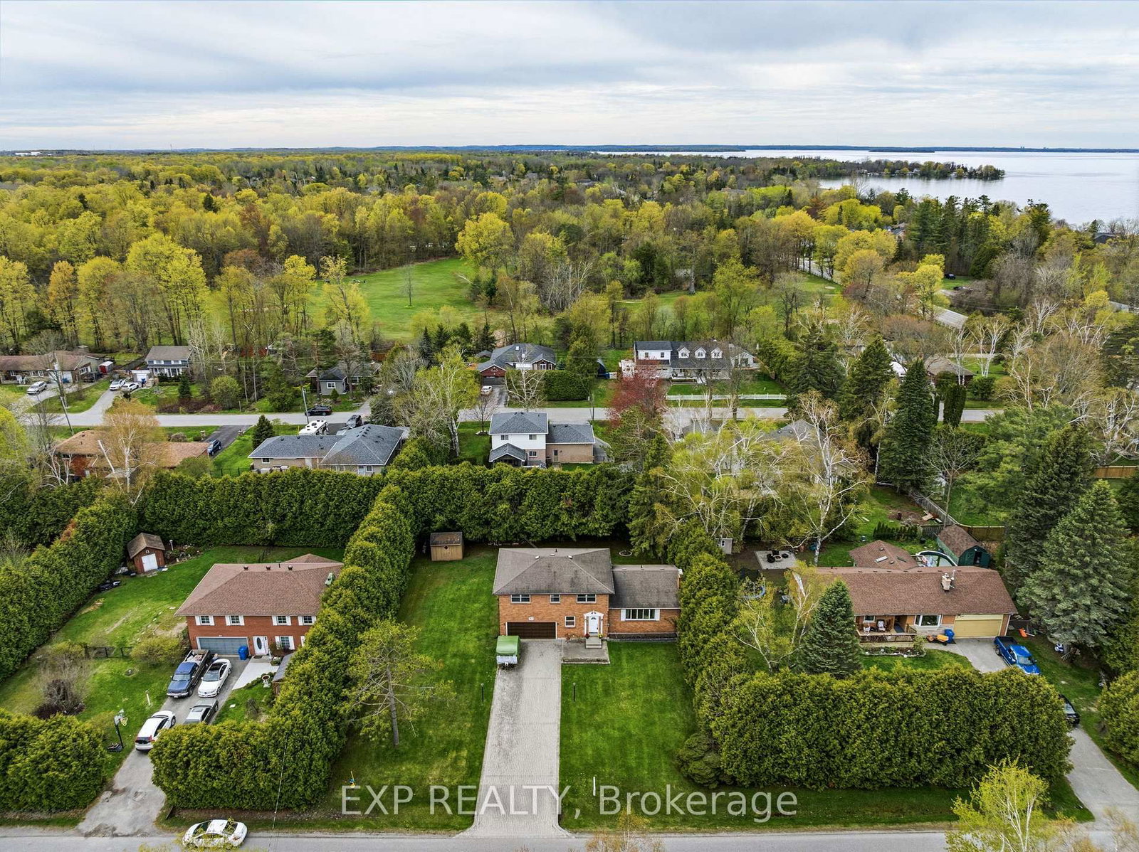 32 Louisa Street • Georgina, ON photo 1