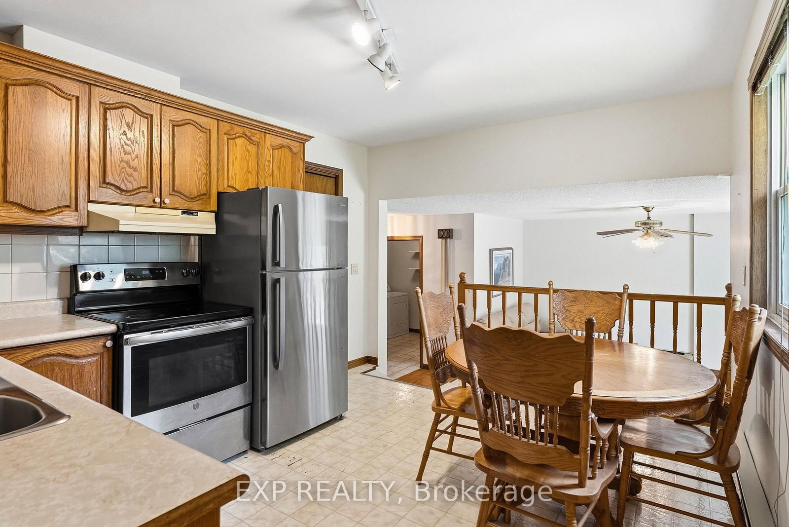 32 Louisa Street • Georgina, ON photo 11