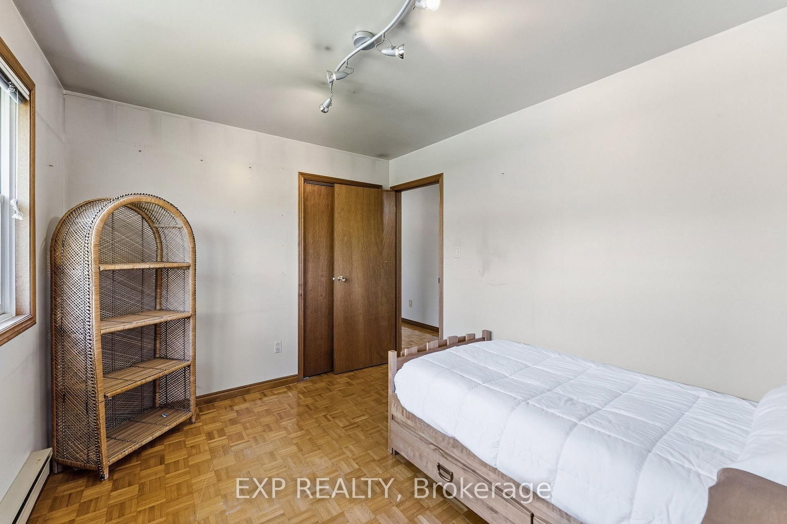 32 Louisa Street • Georgina, ON photo 27