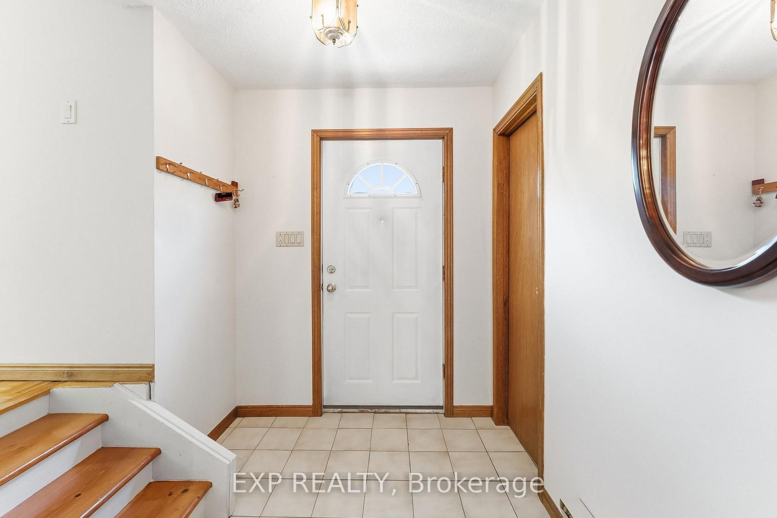 32 Louisa Street • Georgina, ON photo 5