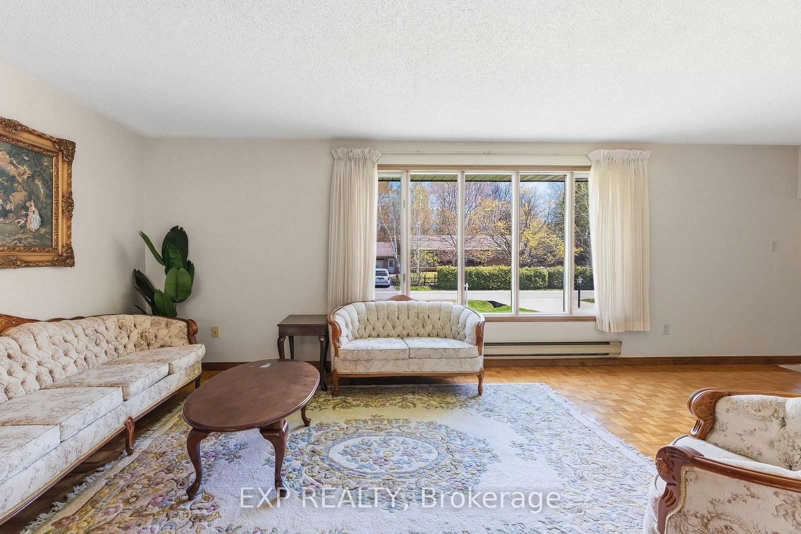 32 Louisa Street • Georgina, ON photo 8