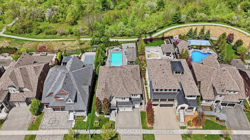 24 Bluff Trail