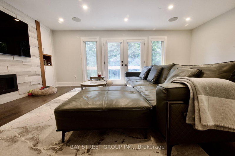 22 Thurgate Crescent