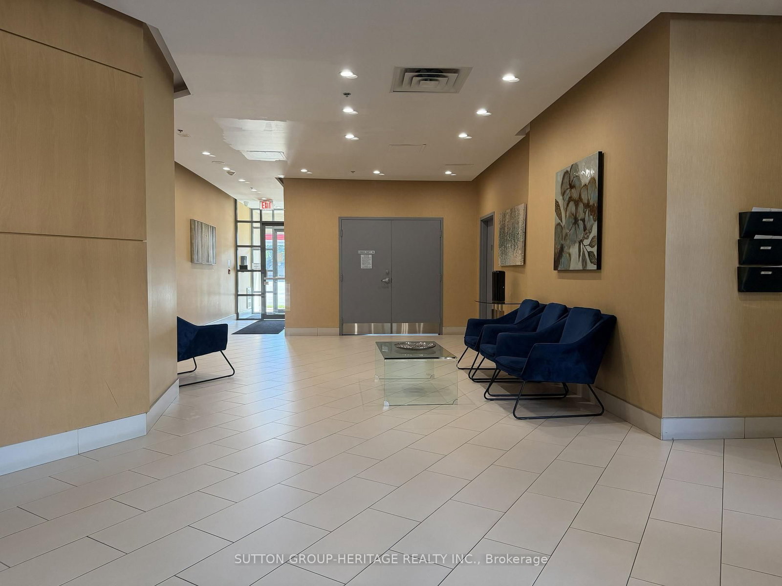 7730 Kipling Avenue • #404 • Vaughan, ON photo 4