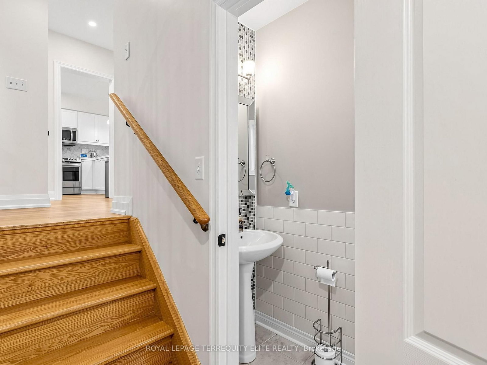 35 Mynden Way • Newmarket, ON photo 18