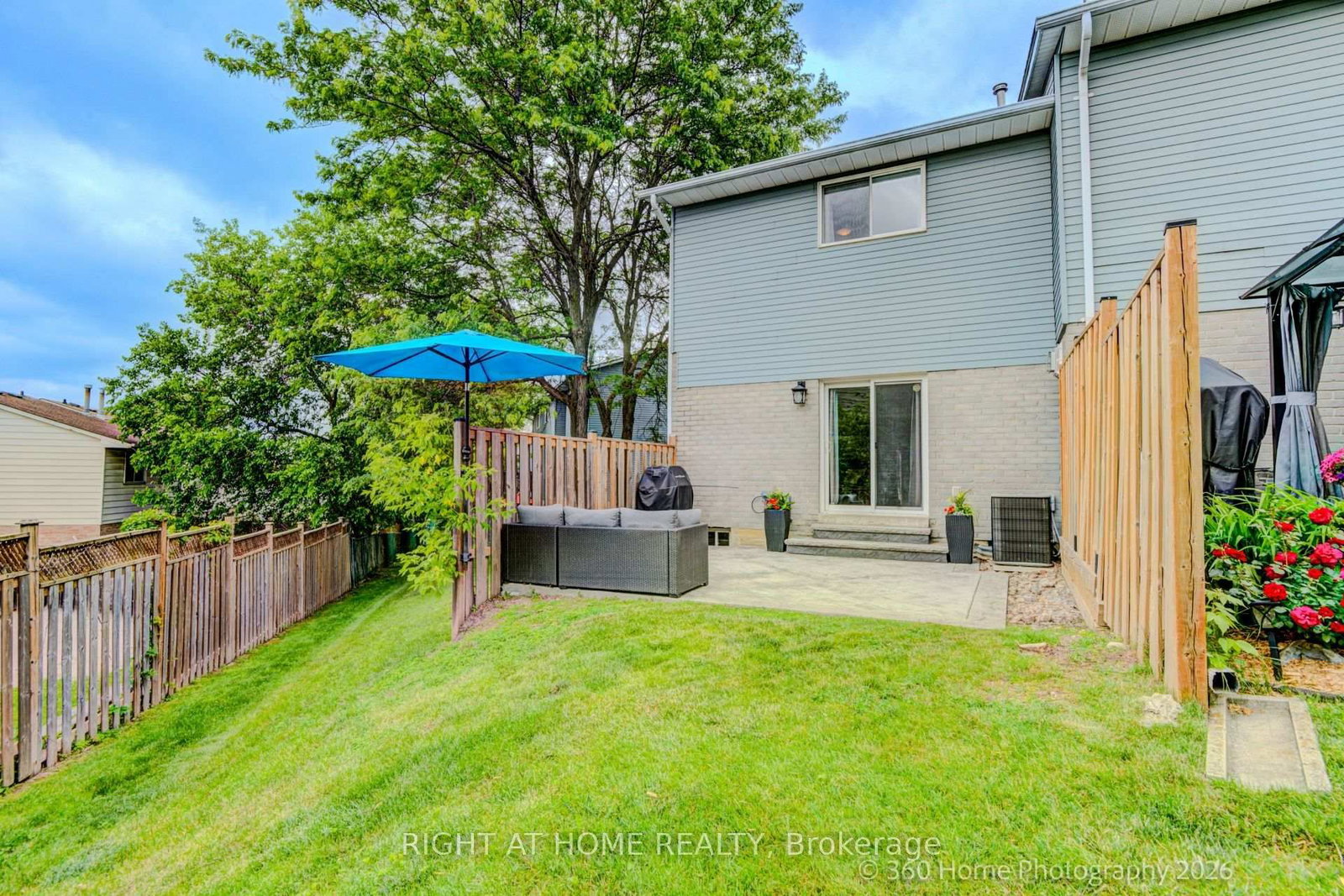 32 Harmony Circle • Bradford West Gwillimbury, ON photo 3