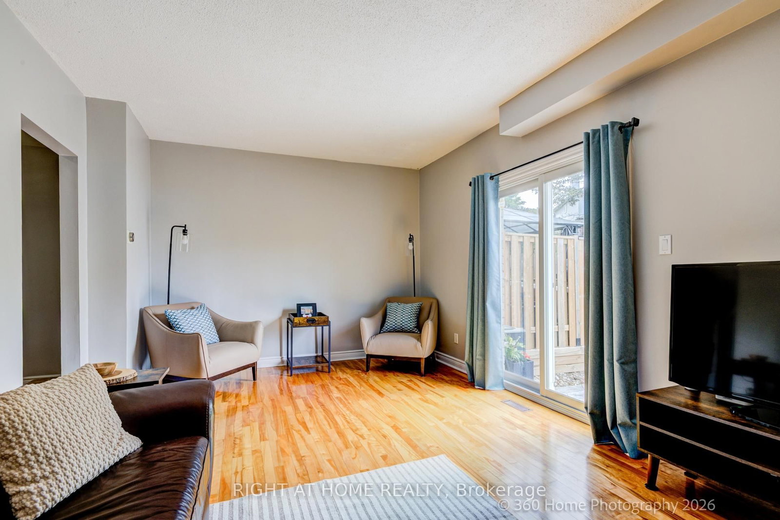 32 Harmony Circle • Bradford West Gwillimbury, ON photo 8