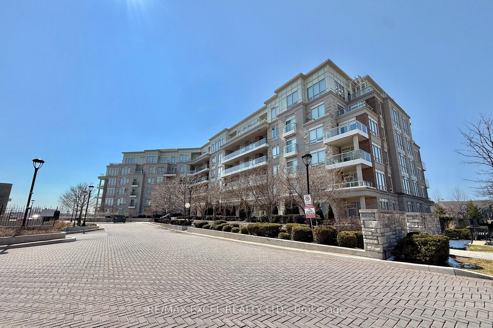 9 Stollery Pond Crescent • #208 • Markham, ON photo 3
