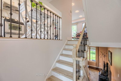 8 Larissa Court — photo 4