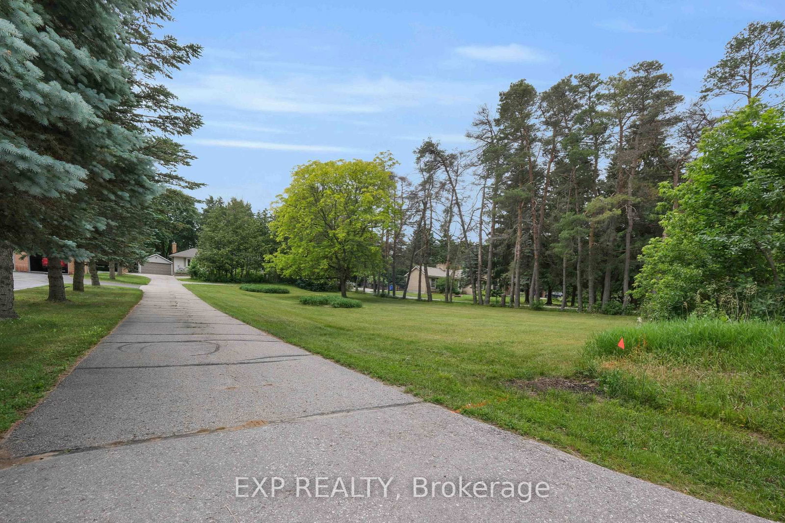 5373 Aurora Road • Whitchurch-Stouffville, ON photo 2