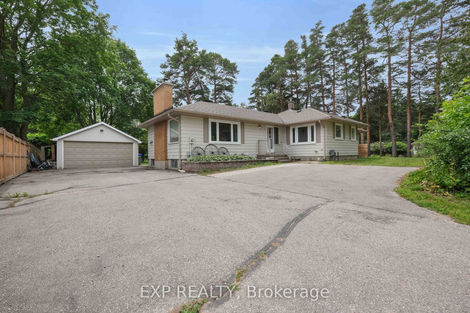 5373 Aurora Road • Whitchurch-Stouffville, ON photo 3