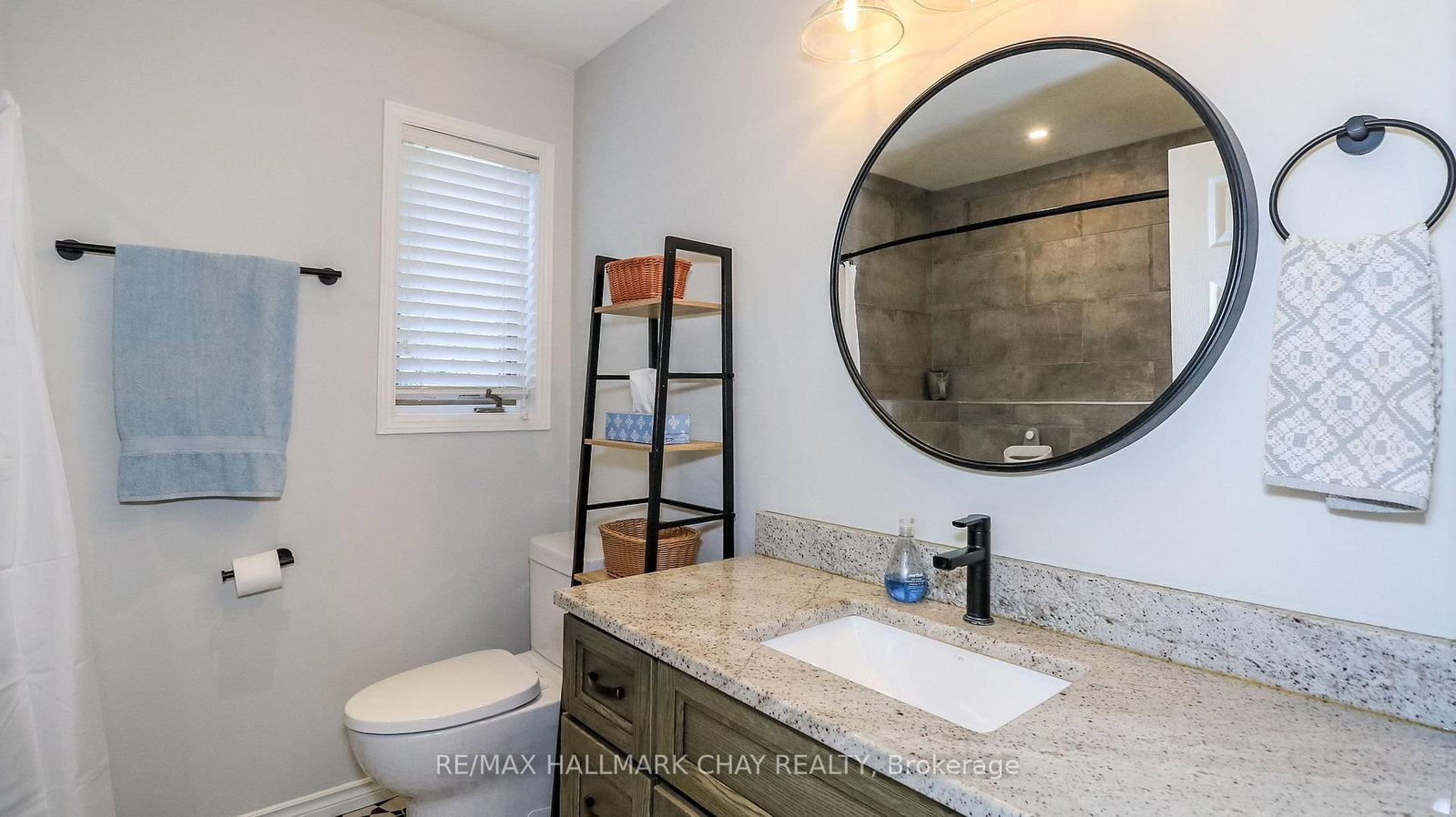 2281 Scythes Street • Innisfil, ON photo 24