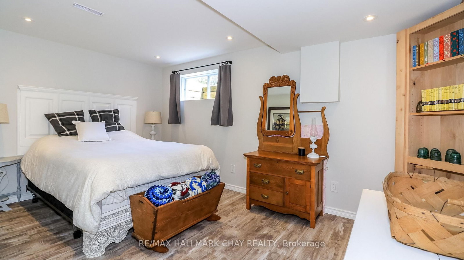 2281 Scythes Street • Innisfil, ON photo 29