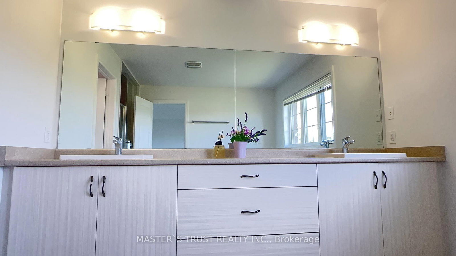 102 Frank Kelly Drive • East Gwillimbury, ON photo 26