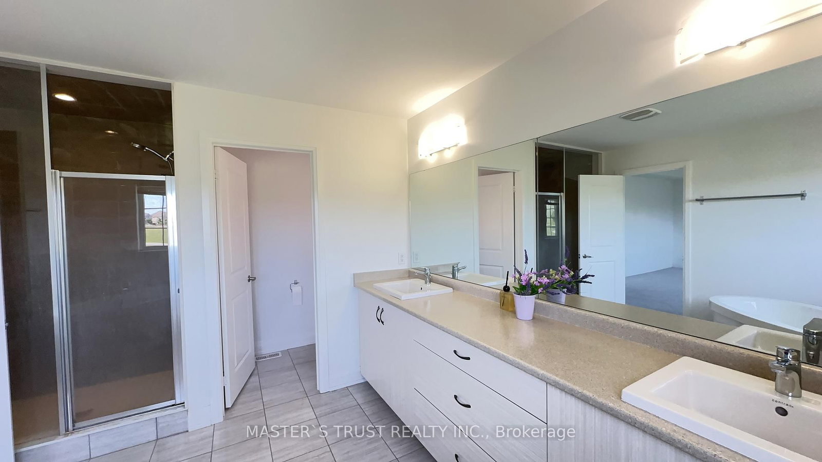 102 Frank Kelly Drive • East Gwillimbury, ON photo 27
