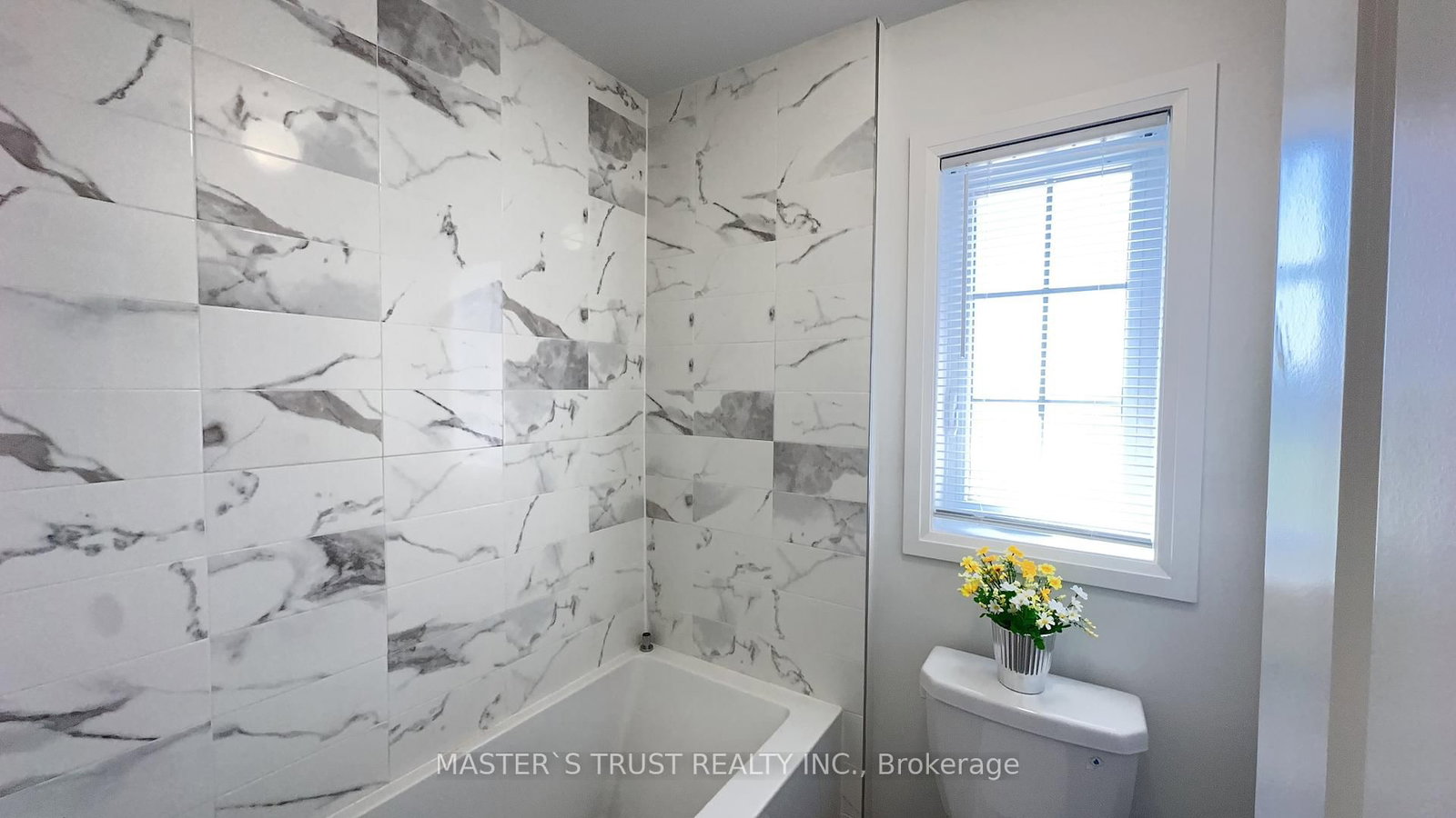 102 Frank Kelly Drive • East Gwillimbury, ON photo 34