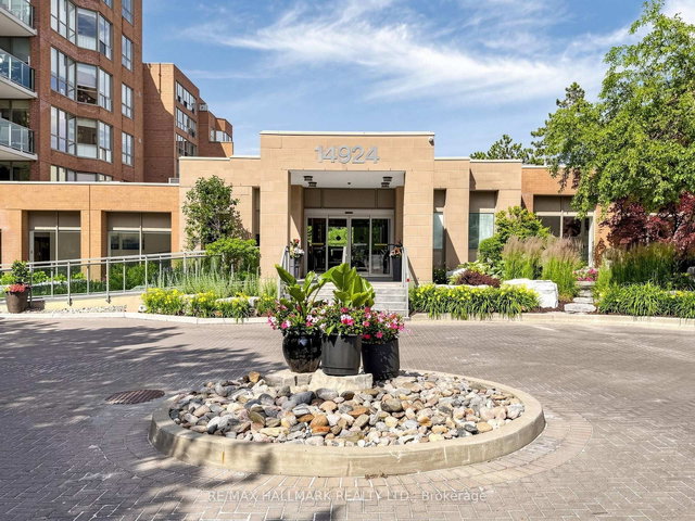 302 - 14924 Yonge Street