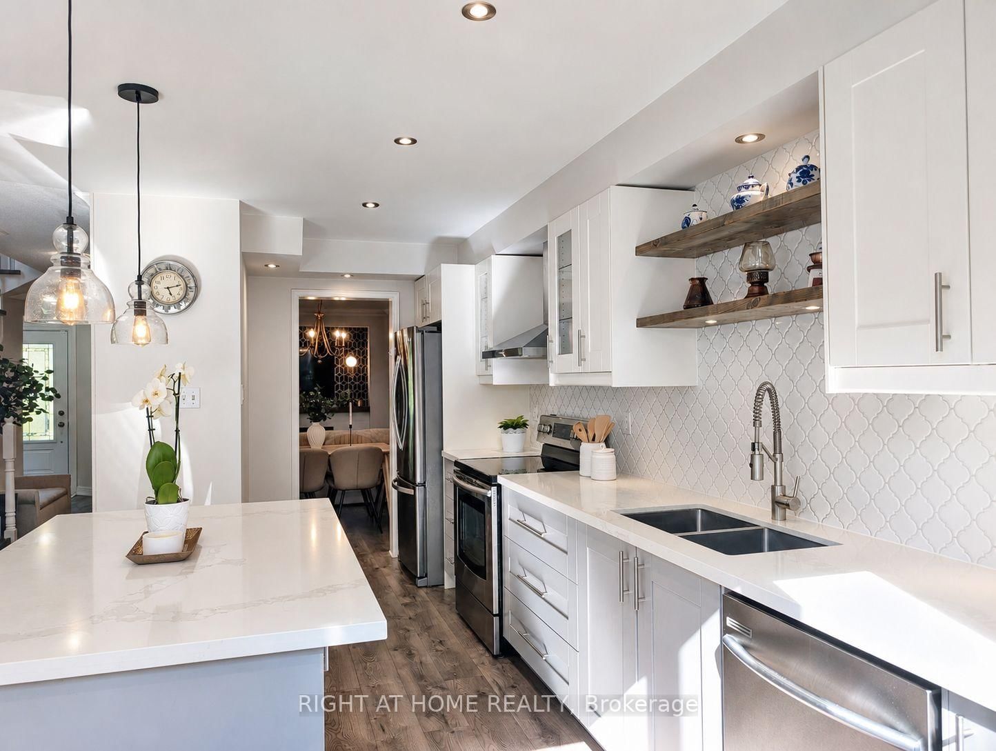 267 Pinnacle Trail • Aurora, ON photo 13
