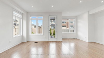 73 Ducharme Drive • Richmond Hill, ON photo 8