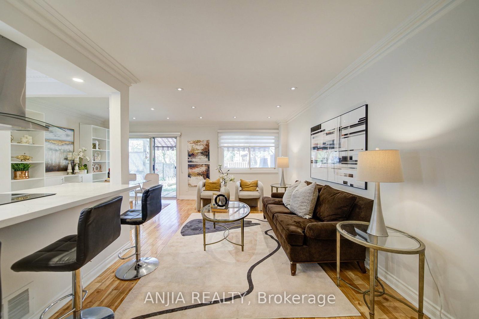 Listing Image 14