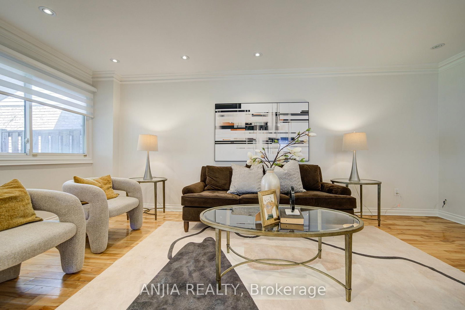 Listing Image 16