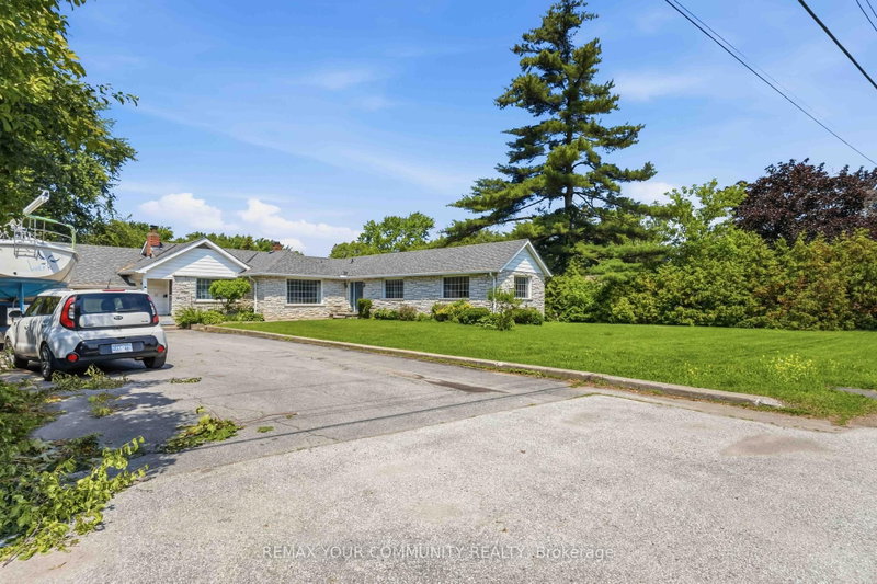 home for lease on 314 The Queensway S null